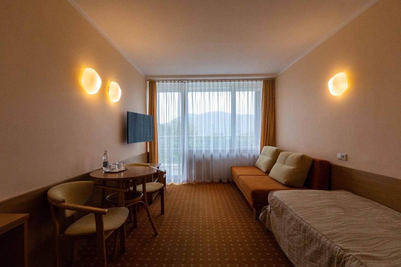 Hotel Perla Poludnia Rytro Bagian luar foto