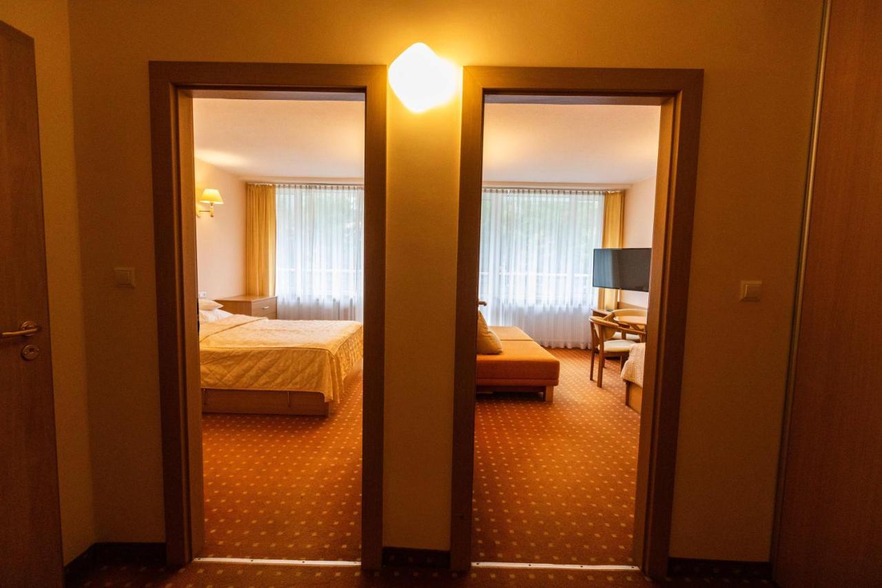 Hotel Perla Poludnia Rytro Bagian luar foto