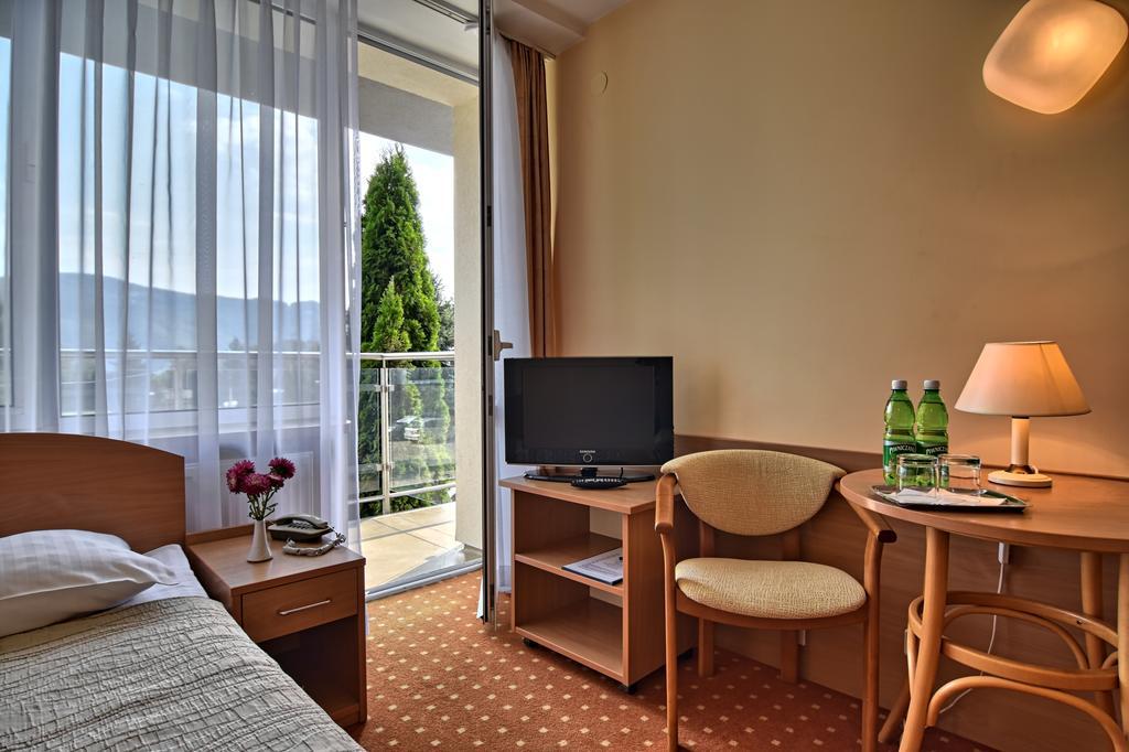 Hotel Perla Poludnia Rytro Bagian luar foto