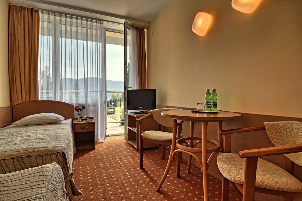Hotel Perla Poludnia Rytro Bagian luar foto